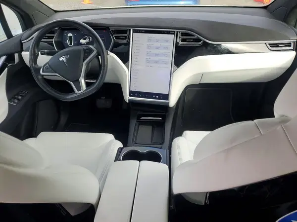 5YJXCBE25HF042723 2017 TESLA MODEL X - Image 8