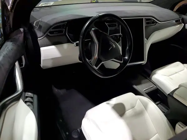 5YJXCBE25HF043595 2017 TESLA MODEL X - Image 8