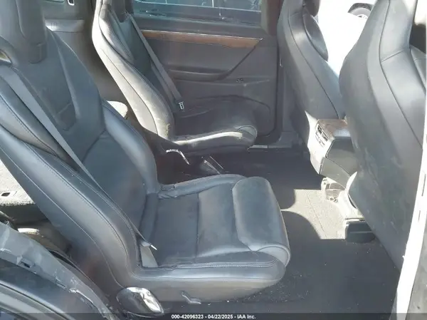 5YJXCBE25HF044617 2017 TESLA MODEL X - Image 8