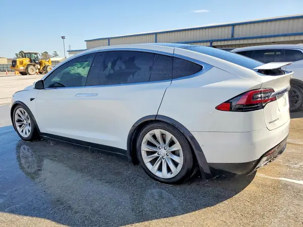 5YJXCBE25HF050479 2017 TESLA MODEL X - Image 2