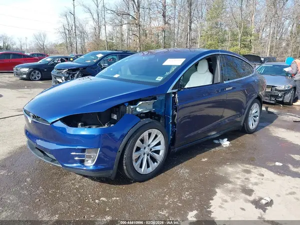 5YJXCBE25HF050496 2017 TESLA MODEL X - Image 2