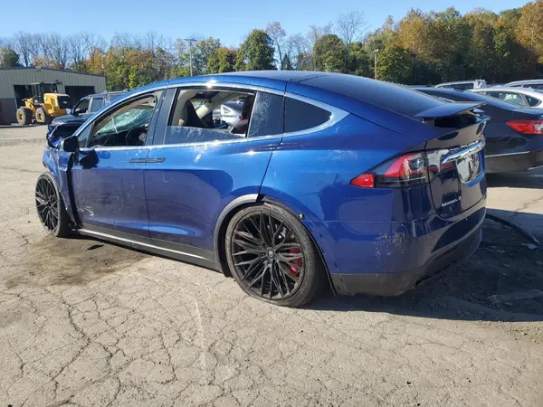 5YJXCBE25HF055391 2017 TESLA MODEL X - Image 2