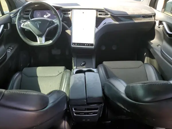 5YJXCBE25HF055455 2017 TESLA MODEL X - Image 8