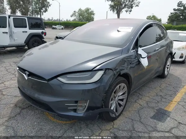 5YJXCBE25HF076984 2017 TESLA MODEL X - Image 2