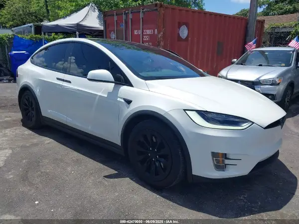 5YJXCBE25HF078198 2017 TESLA MODEL X - Image 1