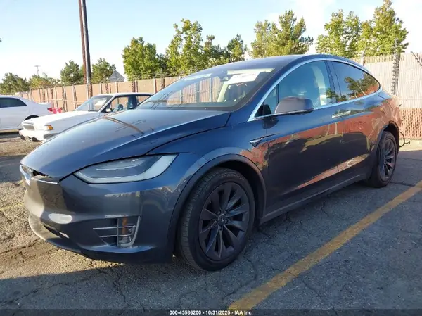 5YJXCBE25HF079108 2017 TESLA MODEL X - Image 2