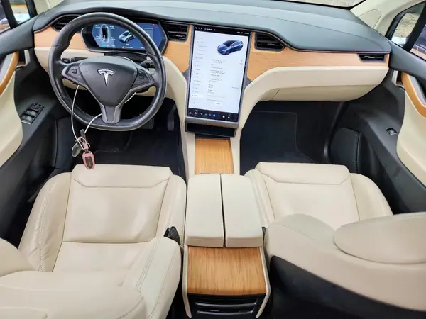 5YJXCBE25JF101694 2018 TESLA MODEL X - Image 8