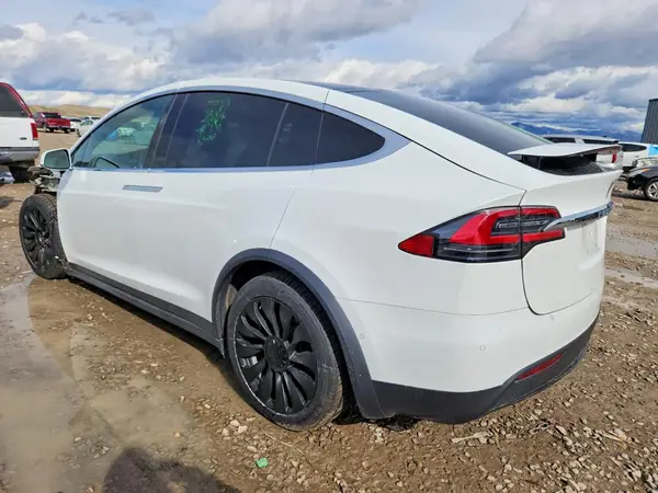 5YJXCBE25JF102117 2018 TESLA MODEL X - Image 2
