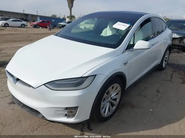 5YJXCBE25JF110637 2018 TESLA MODEL X - Image 2