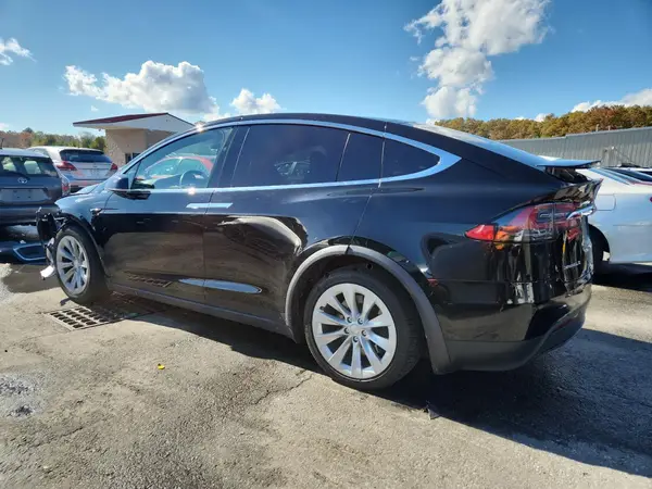 5YJXCBE25JF120309 2018 TESLA MODEL X - Image 2