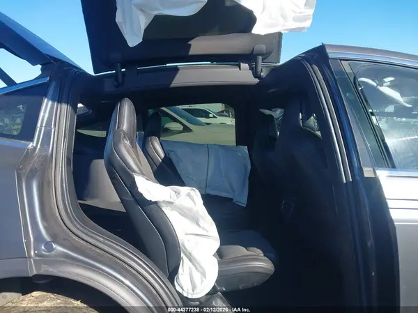 5YJXCBE25JF121055 2018 TESLA MODEL X - Image 8