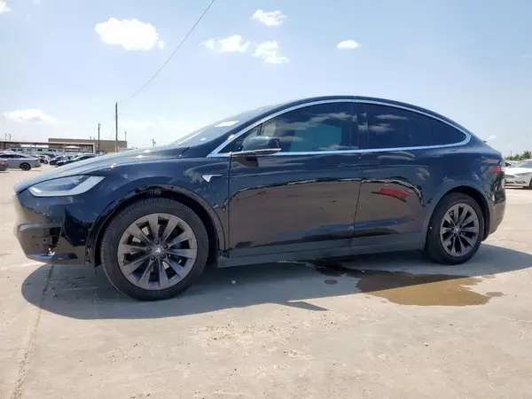 5YJXCBE25JF132458 2018 TESLA MODEL X - Image 1