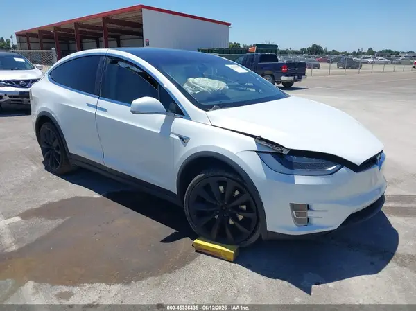 5YJXCBE25JF137210 2018 TESLA MODEL X - Image 1