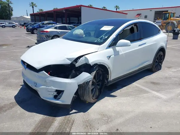 5YJXCBE25JF137210 2018 TESLA MODEL X - Image 2