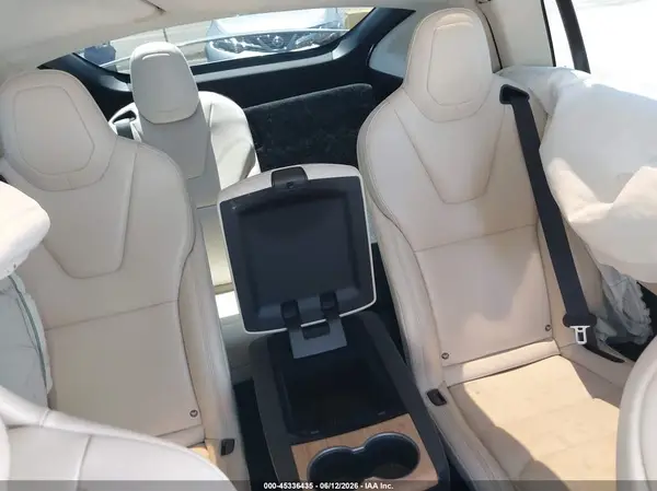 5YJXCBE25JF137210 2018 TESLA MODEL X - Image 8