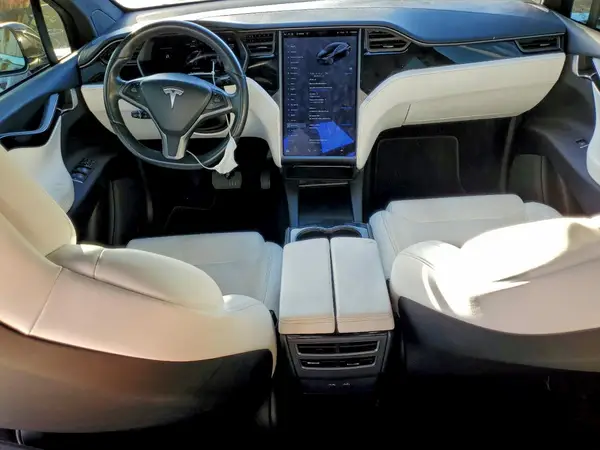 5YJXCBE25KF153022 2019 TESLA MODEL X - Image 8