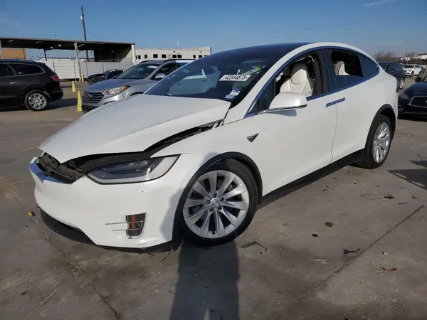 5YJXCBE25LF220932 2020 TESLA MODEL X - Image 1