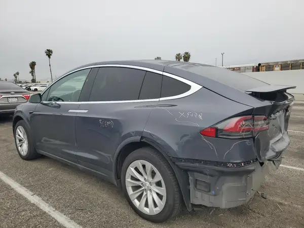 5YJXCBE25LF305575 2020 TESLA MODEL X - Image 2