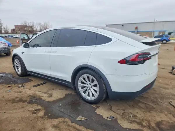 5YJXCBE25MF322121 2021 TESLA MODEL X - Image 2