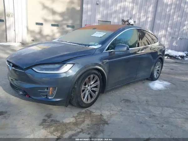 5YJXCBE26GF001967 2016 TESLA MODEL X - Image 2