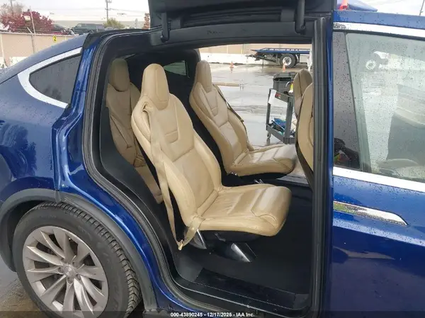 5YJXCBE26GF004996 2016 TESLA MODEL X - Image 8