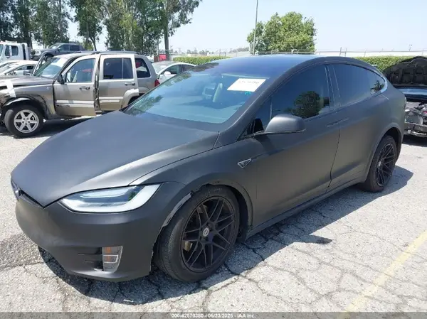 5YJXCBE26GF005694 2016 TESLA MODEL X - Image 2