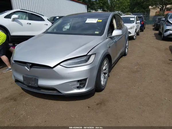 5YJXCBE26GF005890 2016 TESLA MODEL X - Image 2