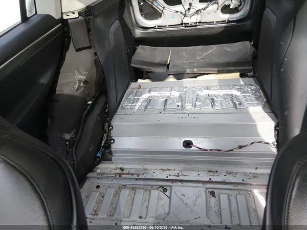 5YJXCBE26GF005890 2016 TESLA MODEL X - Image 8