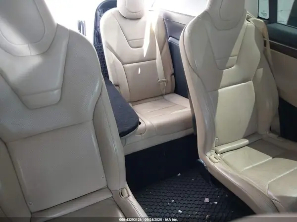 5YJXCBE26GF007090 2016 TESLA MODEL X - Image 8