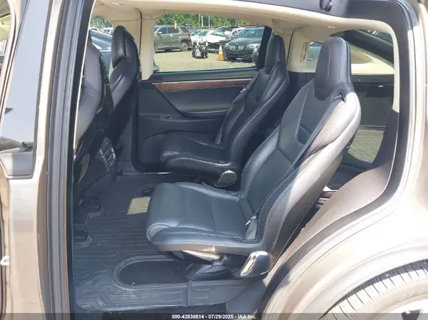 5YJXCBE26GF008224 2016 TESLA MODEL X - Image 8