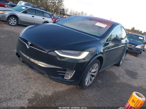 5YJXCBE26GF008241 2016 TESLA MODEL X - Image 2