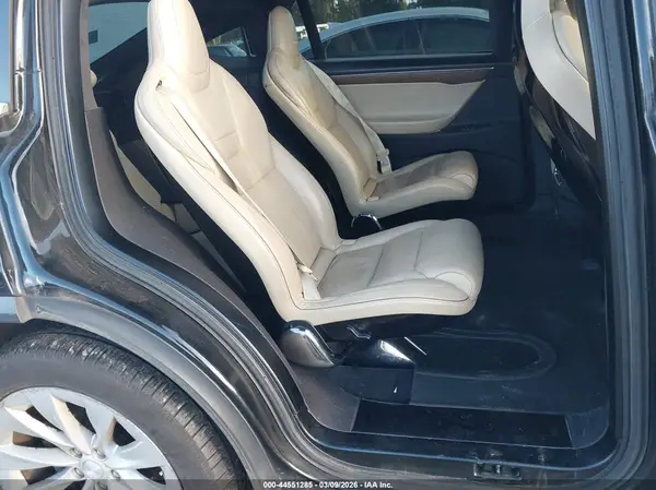 5YJXCBE26GF008241 2016 TESLA MODEL X - Image 8