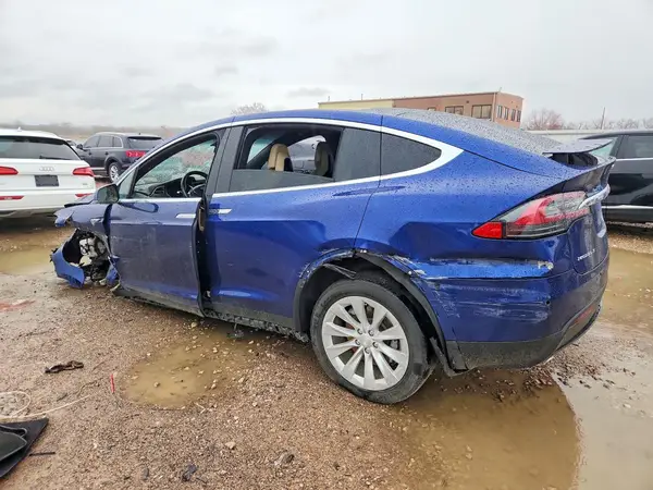 5YJXCBE26GF012001 2016 TESLA MODEL X - Image 2