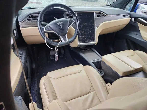5YJXCBE26GF012001 2016 TESLA MODEL X - Image 8