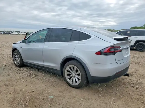 5YJXCBE26GF015903 2016 TESLA MODEL X - Image 2