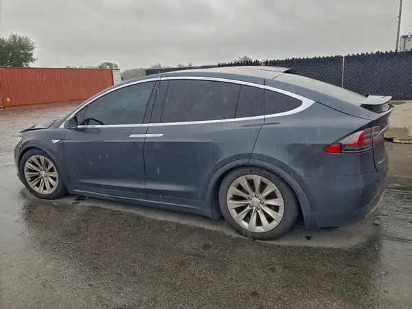 5YJXCBE26GF016386 2016 TESLA MODEL X - Image 2