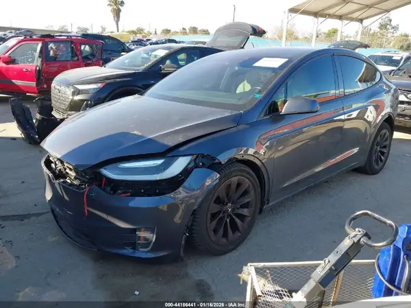 5YJXCBE26GF019658 2016 TESLA MODEL X - Image 2