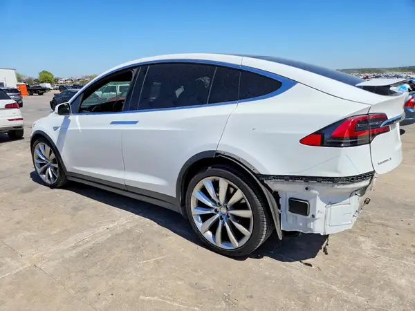 5YJXCBE26GF021314 2016 TESLA MODEL X - Image 2
