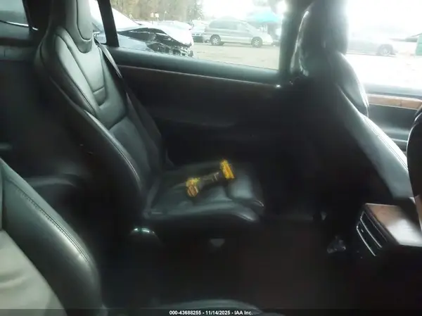 5YJXCBE26HF039314 2017 TESLA MODEL X - Image 8