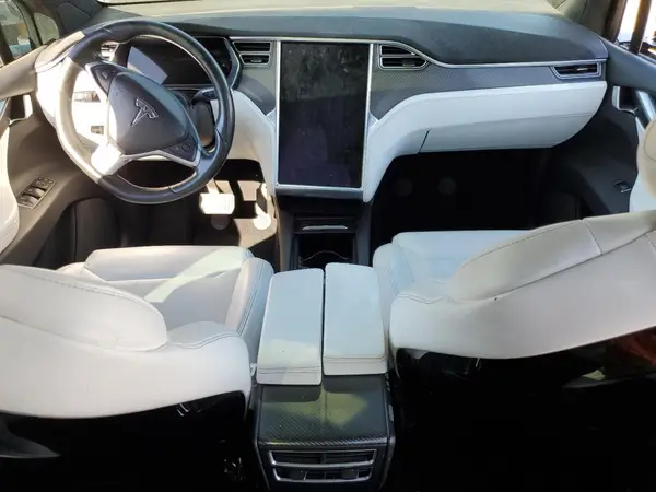 5YJXCBE26HF044027 2017 TESLA MODEL X - Image 8