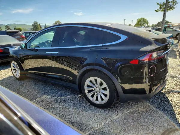 5YJXCBE26HF048854 2017 TESLA MODEL X - Image 2