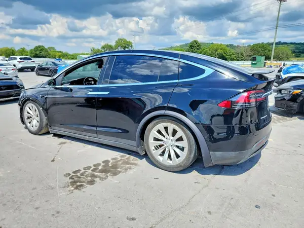 5YJXCBE26HF049096 2017 TESLA MODEL X - Image 2