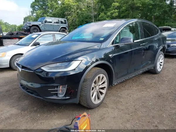 5YJXCBE26HF056758 2017 TESLA MODEL X - Image 2