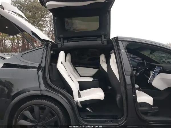 5YJXCBE26HF064875 2017 TESLA MODEL X - Image 8