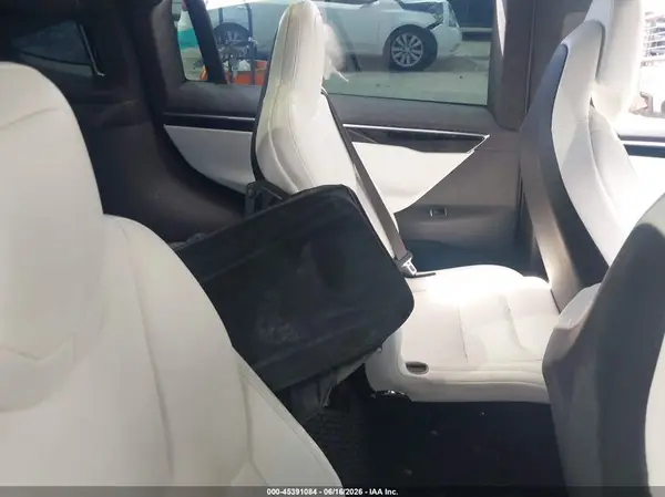 5YJXCBE26HF068098 2017 TESLA MODEL X - Image 8