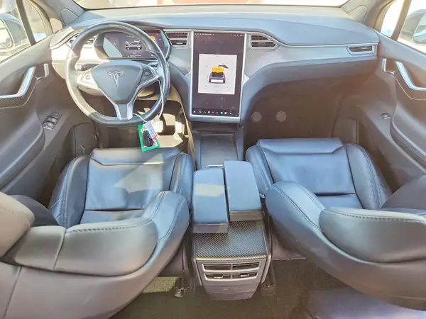 5YJXCBE26HF077027 2017 TESLA MODEL X - Image 8