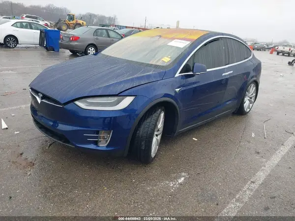 5YJXCBE26HF077478 2017 TESLA MODEL X - Image 2