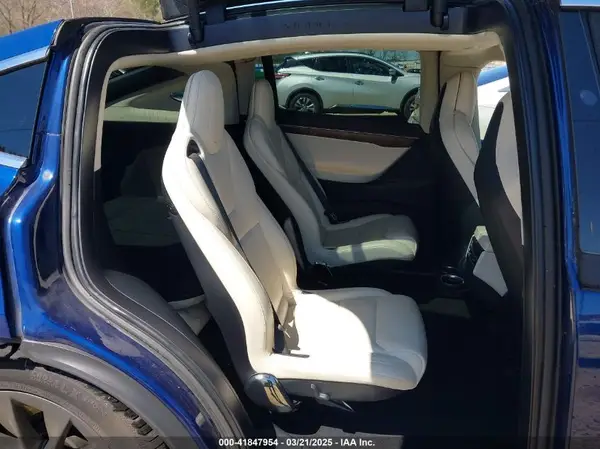 5YJXCBE26HF079022 2017 TESLA MODEL X - Image 8