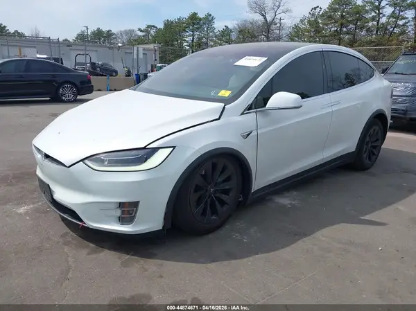 5YJXCBE26JF087983 2018 TESLA MODEL X - Image 2