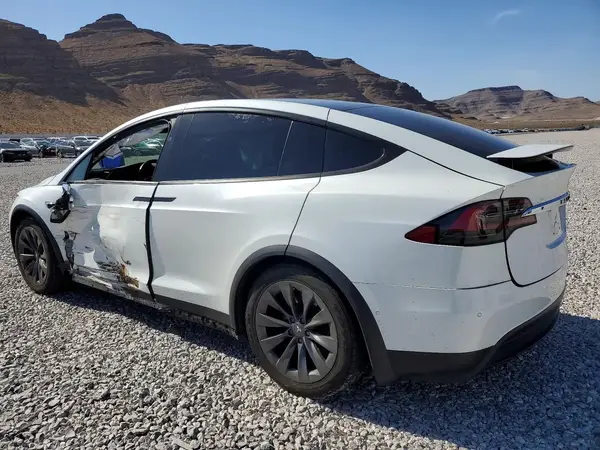 5YJXCBE26JF090415 2018 TESLA MODEL X - Image 2